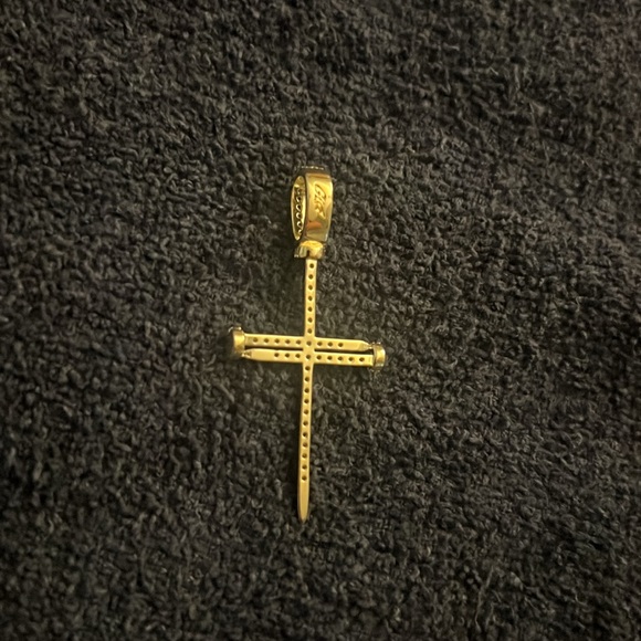 GLD iced out nail cross pendant - Picture 2 of 4